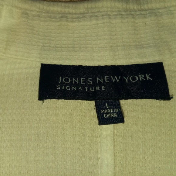 Jones New York signature Tuxedo Blouse - Picture 3 of 6